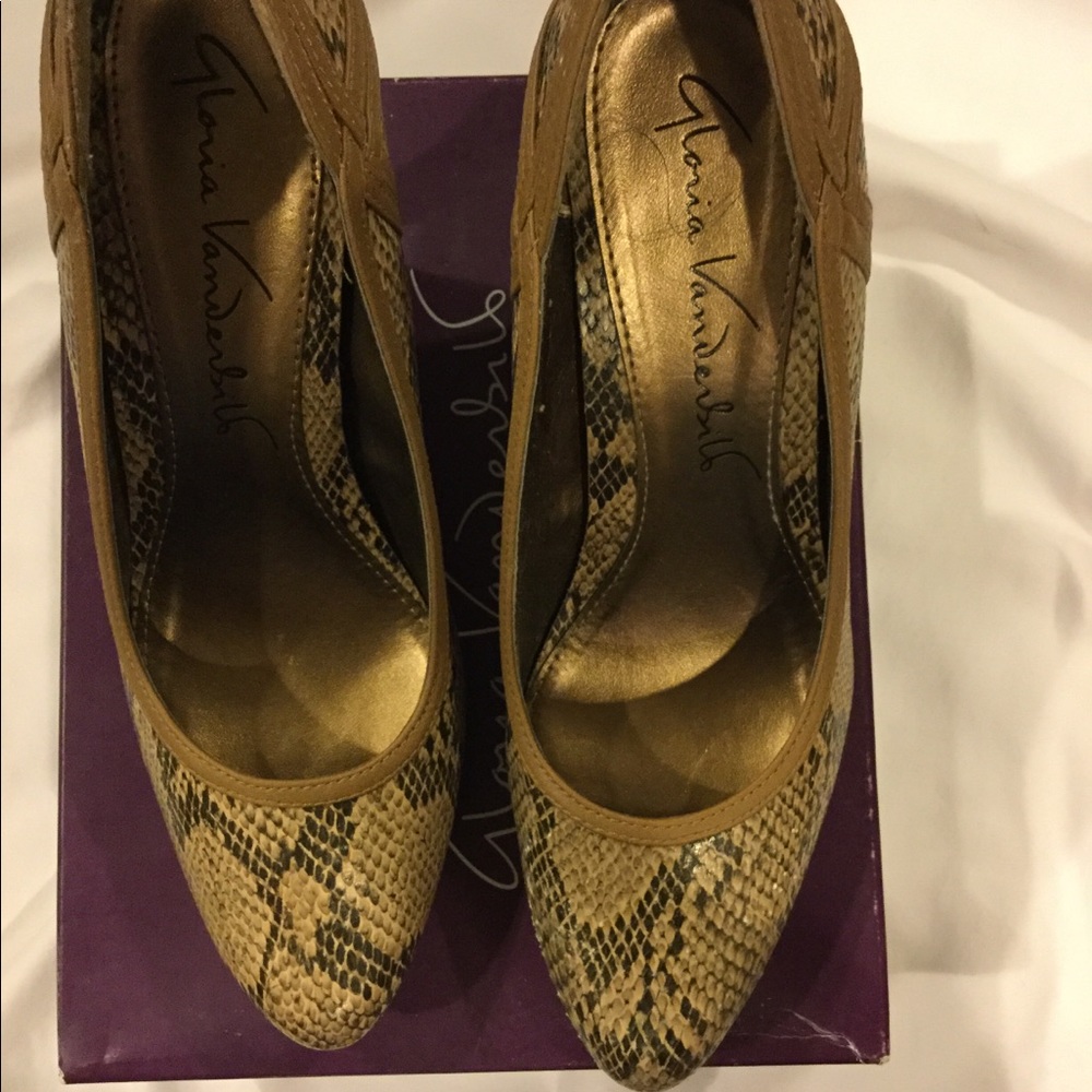 Shoes - Picture 2 of 3